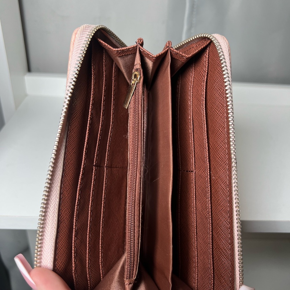 Rose Gold Textured Wallet - Picture 4 of 4